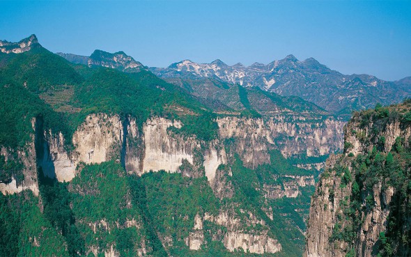 八泉峡雄姿